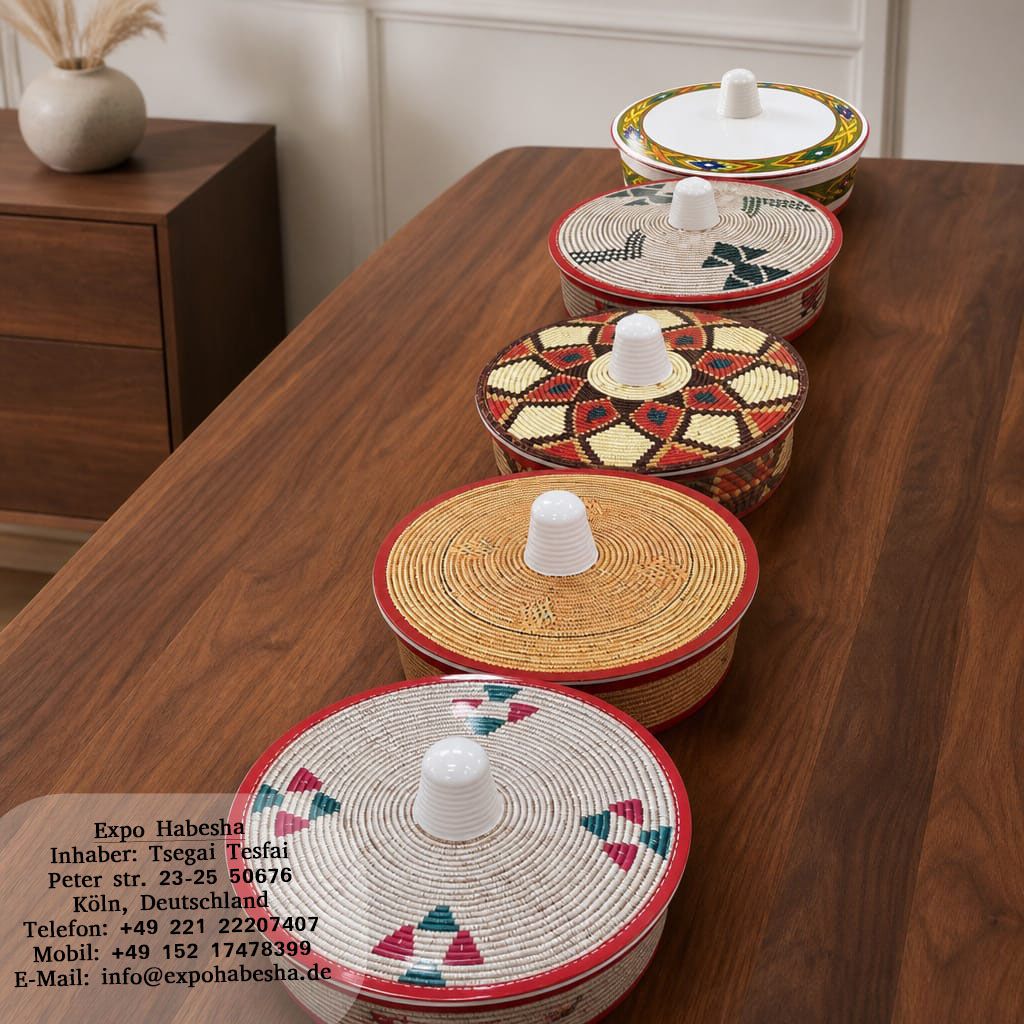 Agelgil Plastic Serving Set with Woven Lids, 3-Piece